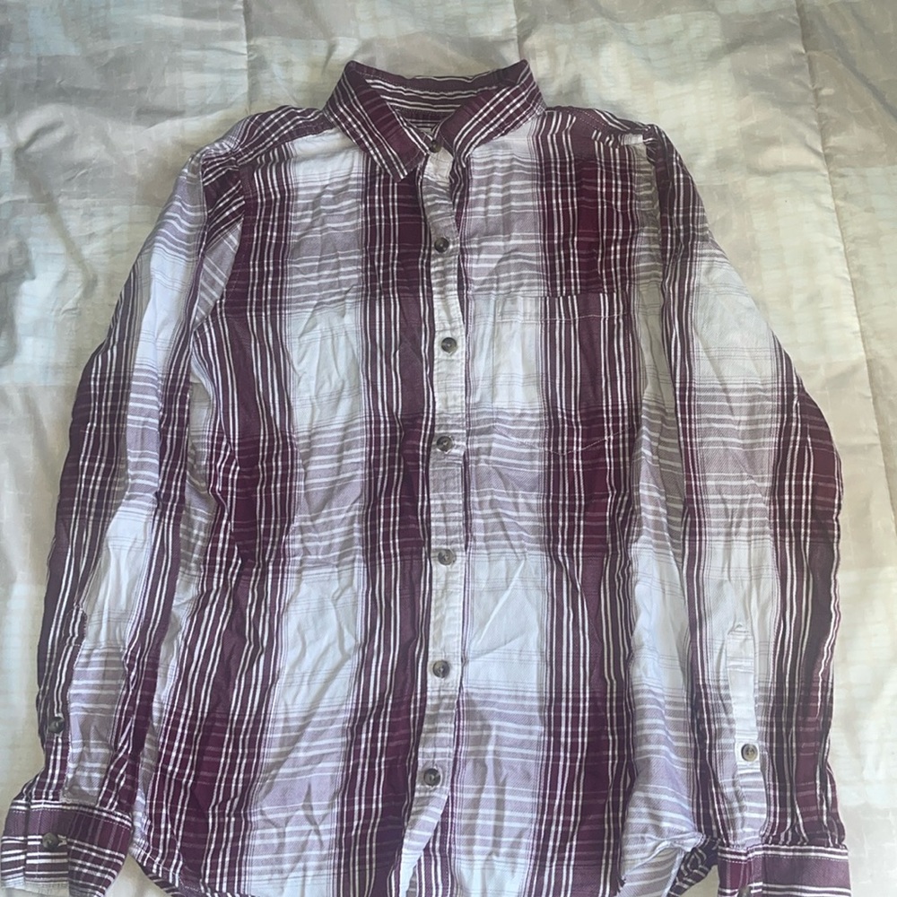 Junior’s Medium Long Sleeve Plaid Button Up